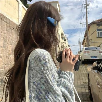 蓝色牛仔裤芬兰小姐